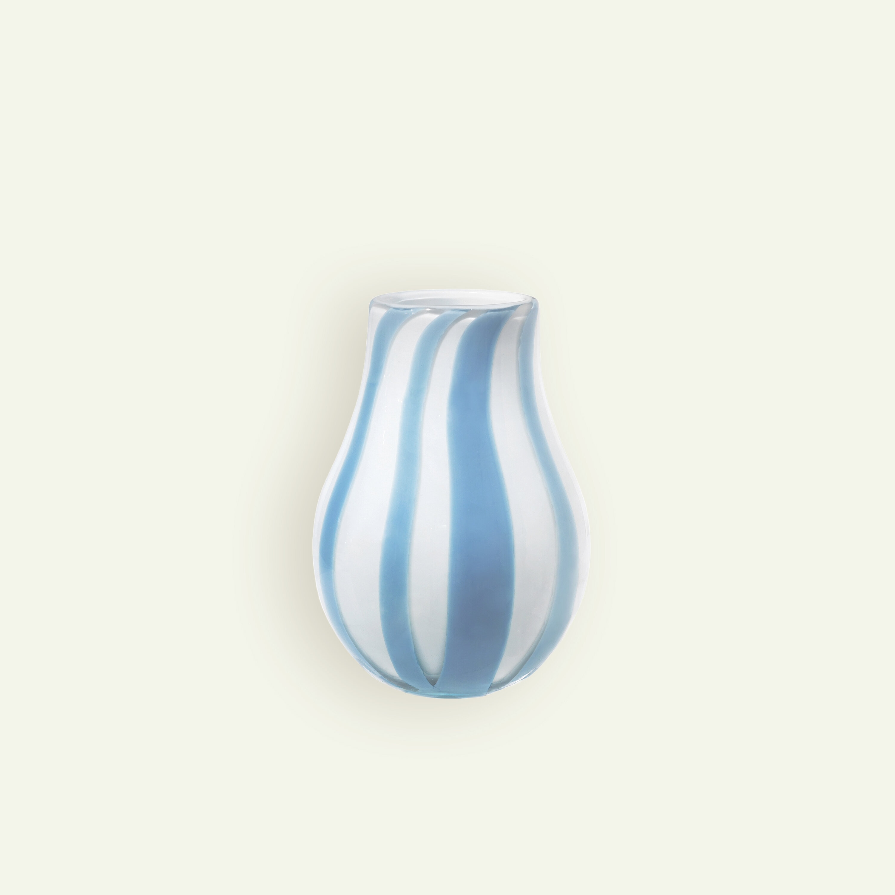 Broste Copenhagen Ada Stripe vase 15,5 x 22,5 cm, Air Blue