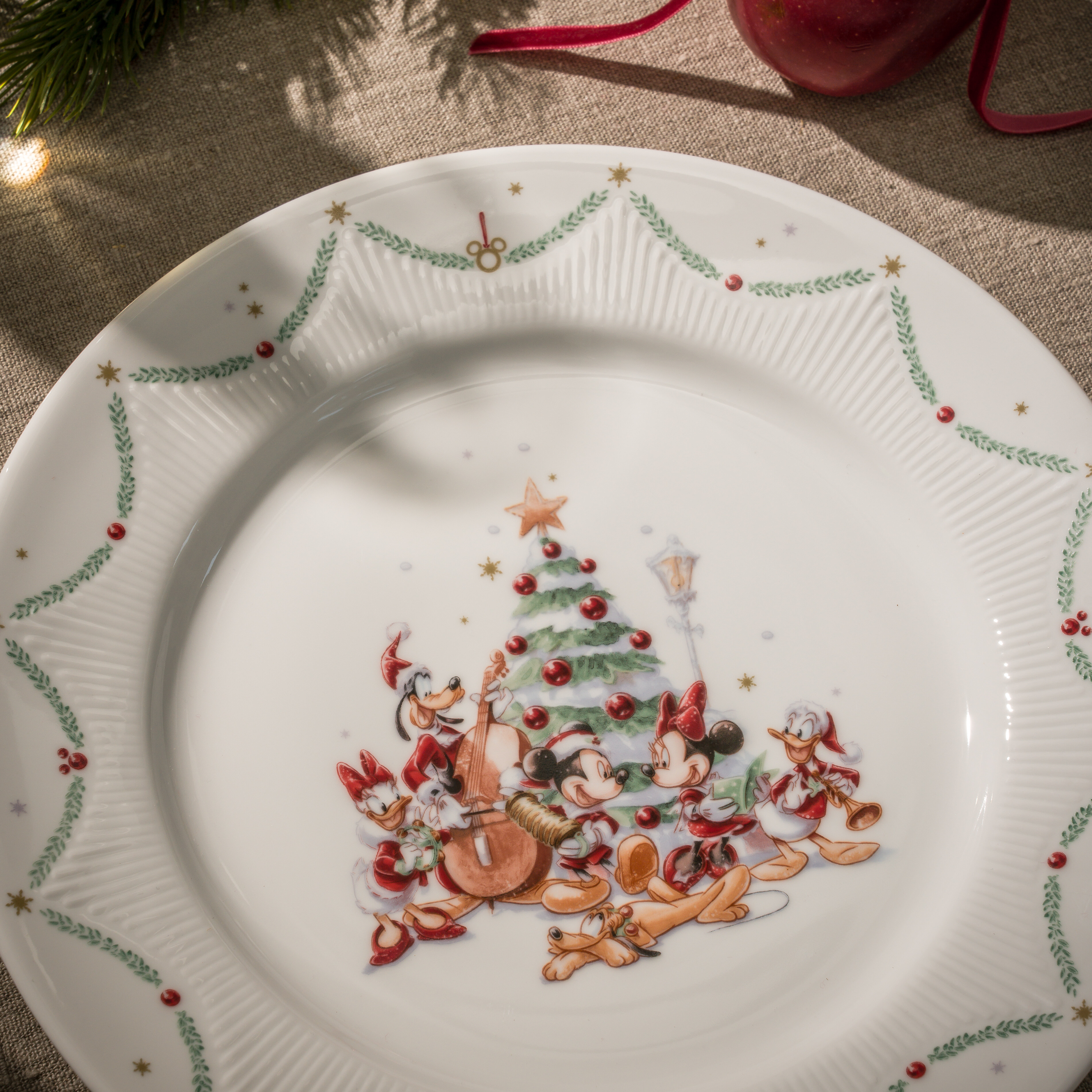 Disney Joulu ruokalautanen 27 cm 4 kpl