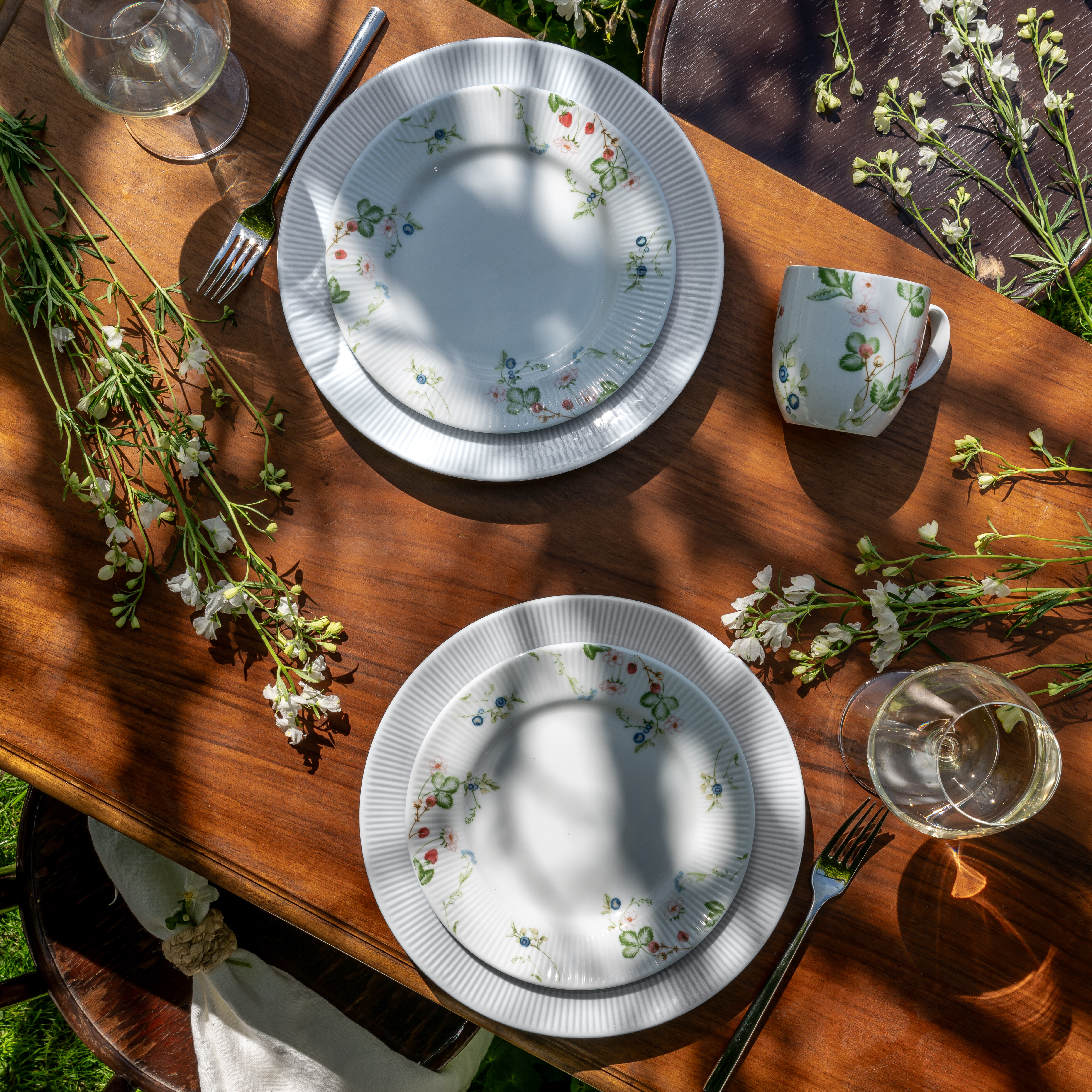 Nordic Dawn Plate Set, 12 Pieces, Summer and Gleam