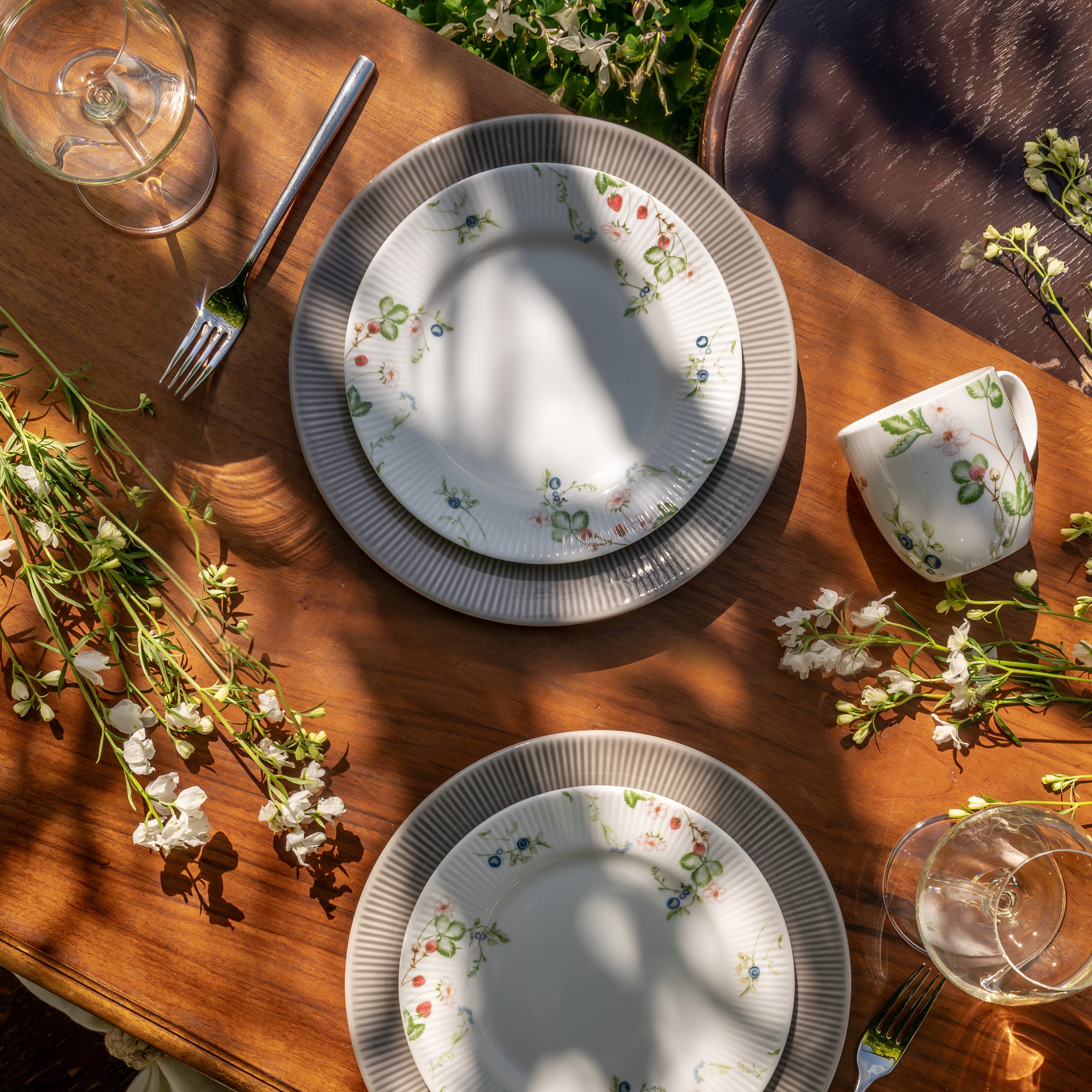 Nordic Dawn Plate Set, 12 Pieces, Summer and Bark