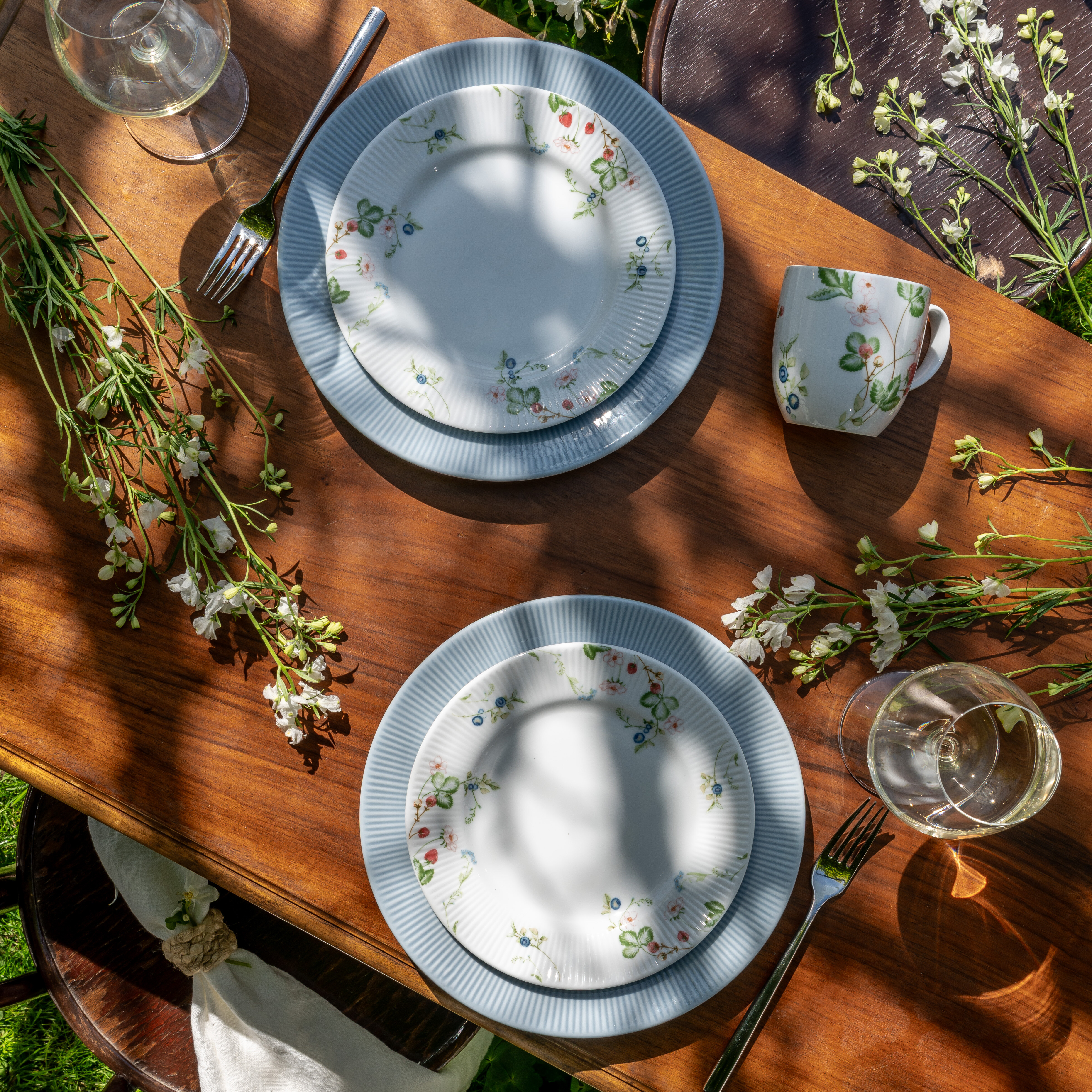 Nordic Dawn Plate Set, 12 Pieces, Summer and Sky