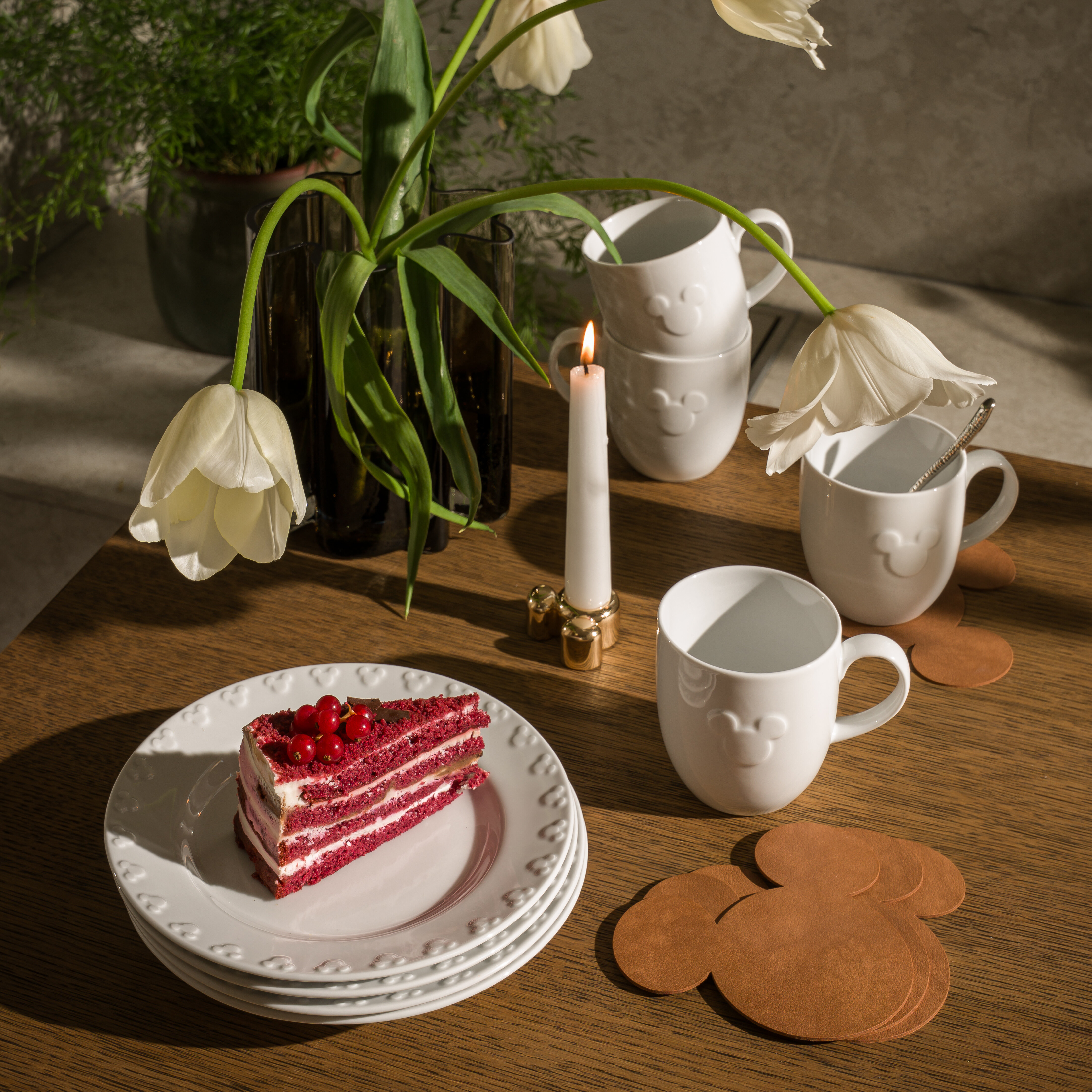 Mickey Mouse Iconic alkuruokalautanen 21 cm 4 kpl, valkoinen