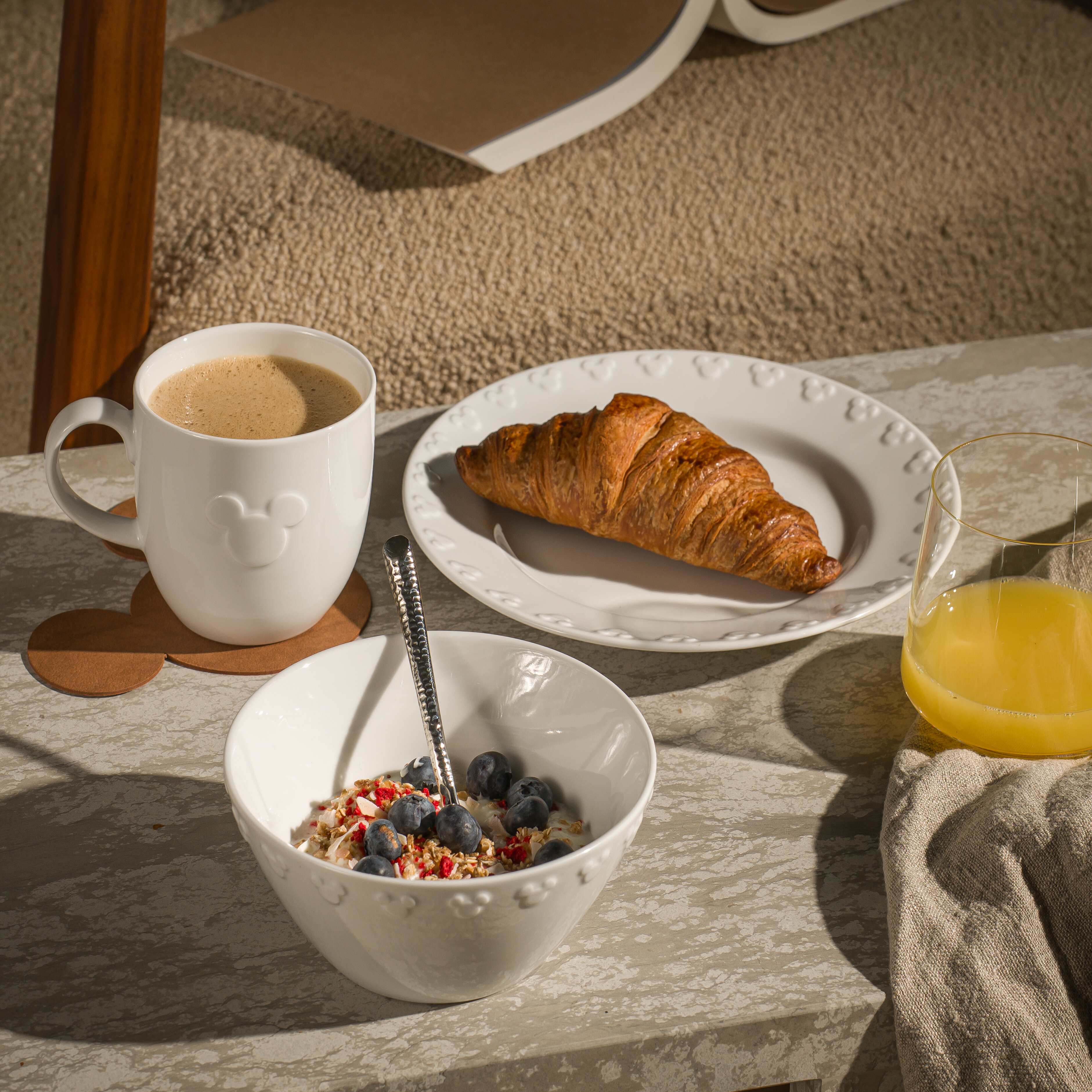 Mickey Mouse Iconic alkuruokalautanen 21 cm 4 kpl, valkoinen