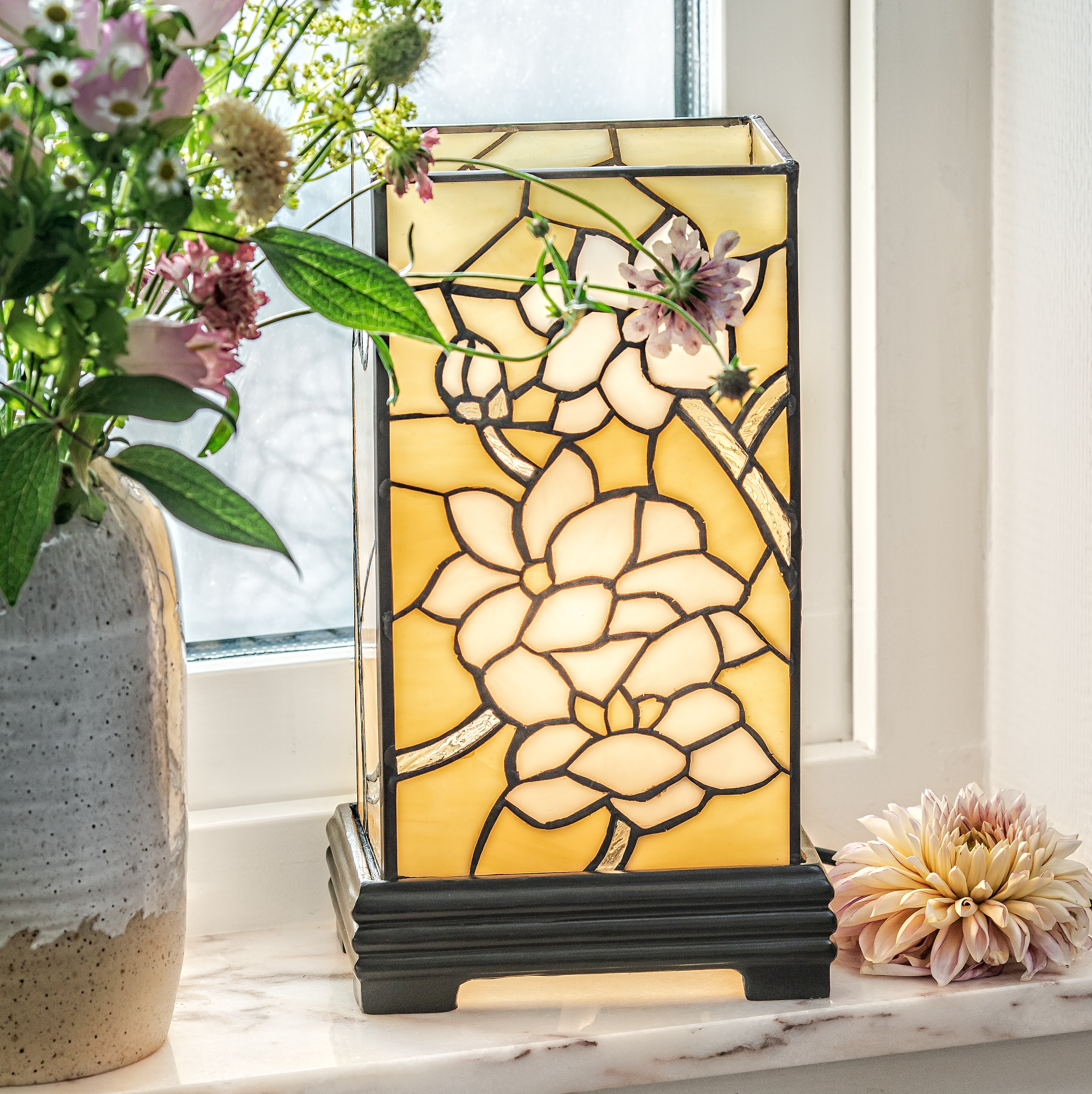 Tiffany Fönsterlampa Magnolia